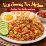 Nasi goreng teri Medan pedas gurih rumahan dengan teri renyah dan telur ceplok